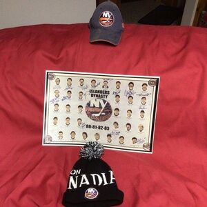 NHL NEW YORK Islanders poster and hats